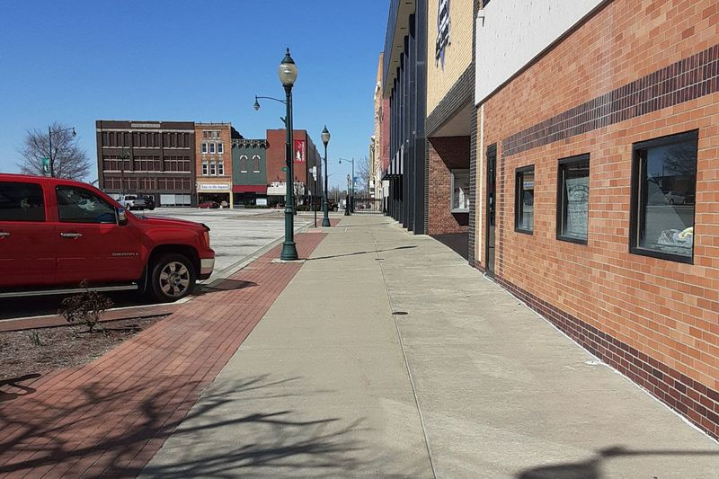 Plac miejski w Downstate Jacksonville jest pusty w niedzielę