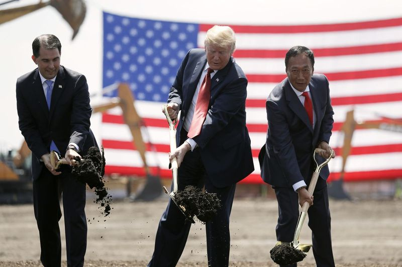 Η Foxconn, στο Ουισκόνσιν συμφωνούν σε ένα έργο με μειωμένο μέγεθος