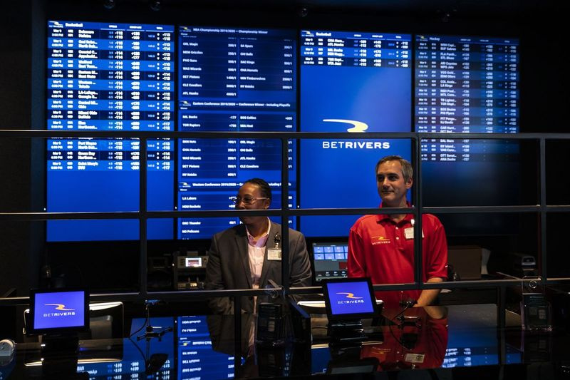 BetRivers Sportsbook, den første fysiske sportsbook godkendt af Illinois Gaming Board, åbner for offentligheden på Rivers Casino i Des Plaines i marts.