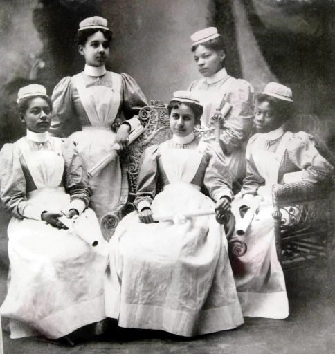 Νοσηλευτική τάξη του Νοσοκομείου Provident του 1897.