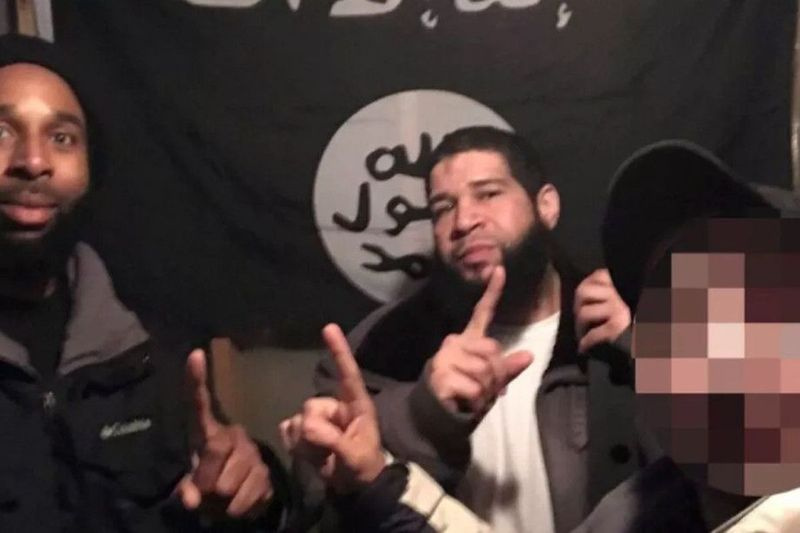Vasakul Joseph D. Jones ja keskel asuv Edward Schimenti jäid kaamera ette FBI konfidentsiaalse allika prokuröride väitel, et kaks meest olid ISISe toetajad. Prokurörid hägustasid allika näo, eks.