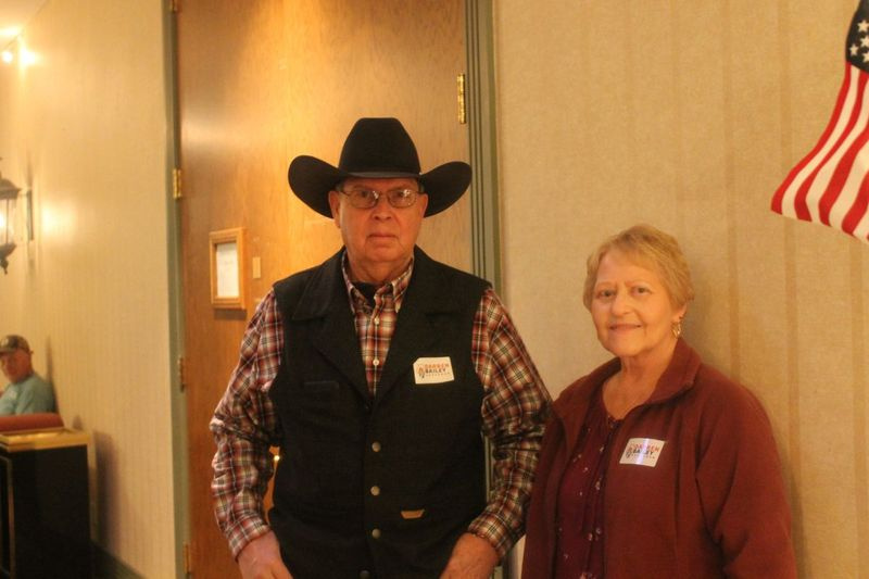 Ray och Janet Blade vid delstatssenaren Darren Baileys guvernörskampanj startar i Effingham, Illinois, på måndag.