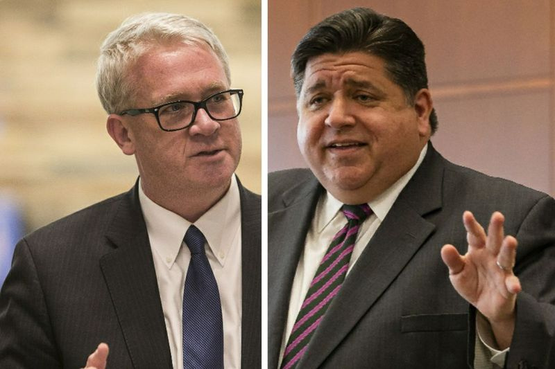 Der republikanische Führer des Repräsentantenhauses, Jim Durkin, links, im Jahr 2018; Gouverneur J. B. Pritzker, rechts, im September.