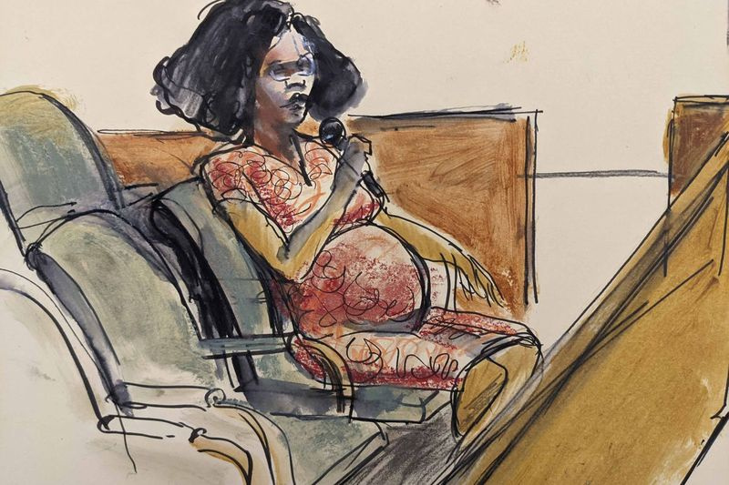 In dieser Gerichtsskizze sagt Jerhonda Pace gegen R&B-Star R. Kelly während des Prozesses wegen sexuellen Missbrauchs der Sängerin am Mittwoch, 18. August 2021, in New York aus.