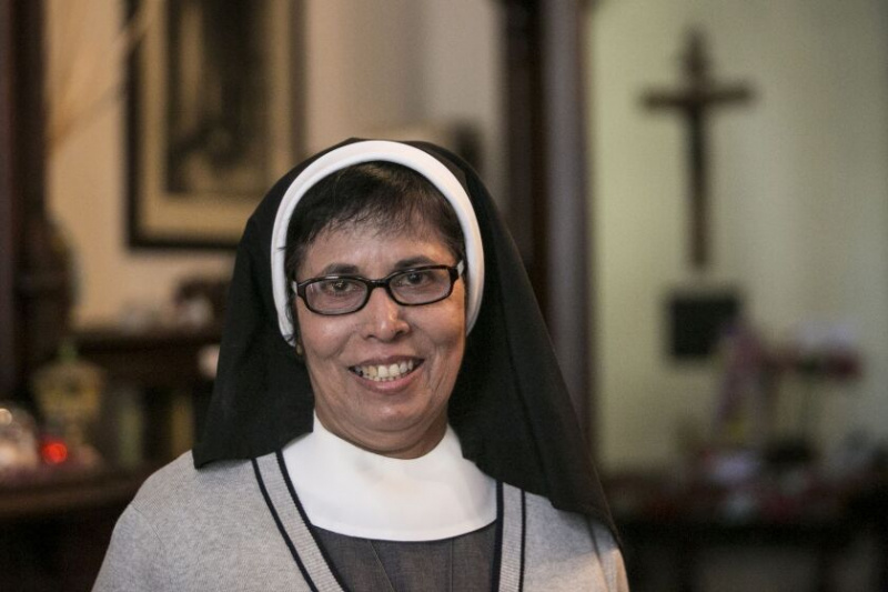  Sesuo Judith Mandrath, motina vyresnioji Šv. Onos vienuolyne, 1125 N. LaSalle Dr.