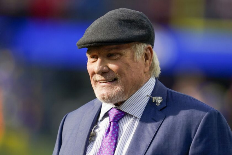  Kuulsuste saali tagamängija Terry Bradshaw ütles, et teda on viimase aasta jooksul ravitud kahe vähivormiga.