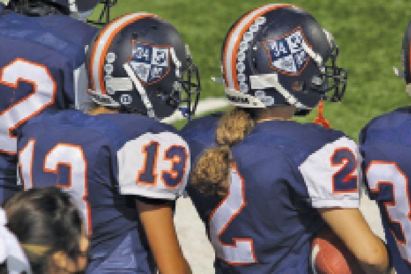 Andrea Reyez (13) und Kicker Isa Katz (2)
