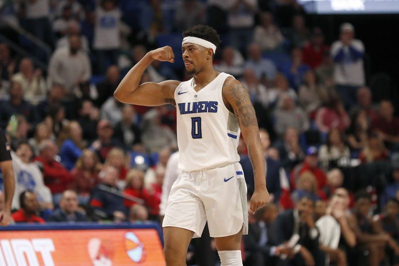 Sent Luiso žaidėjas Jordanas Goodwinas švenčia per antrąjį NCAA koledžo krepšinio rungtynių kėlinį su Dayton, penktadienį, 2020 m. sausio 17 d.