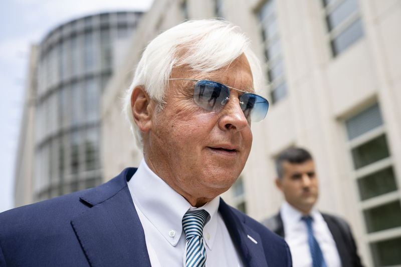 Ņujorkas federālais tiesnesis atcēla zirgu trenera Boba Baferta atstādināšanu.