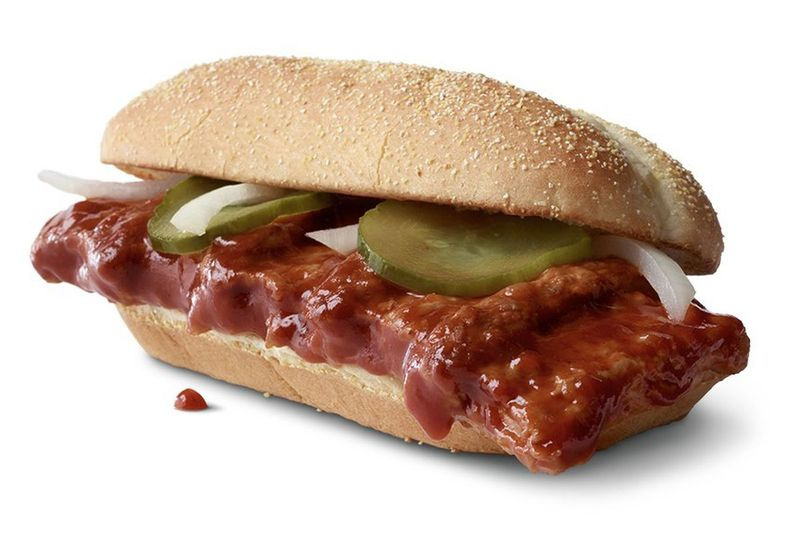 Das McRib-Sandwich kehrt für begrenzte Zeit zu McDonald