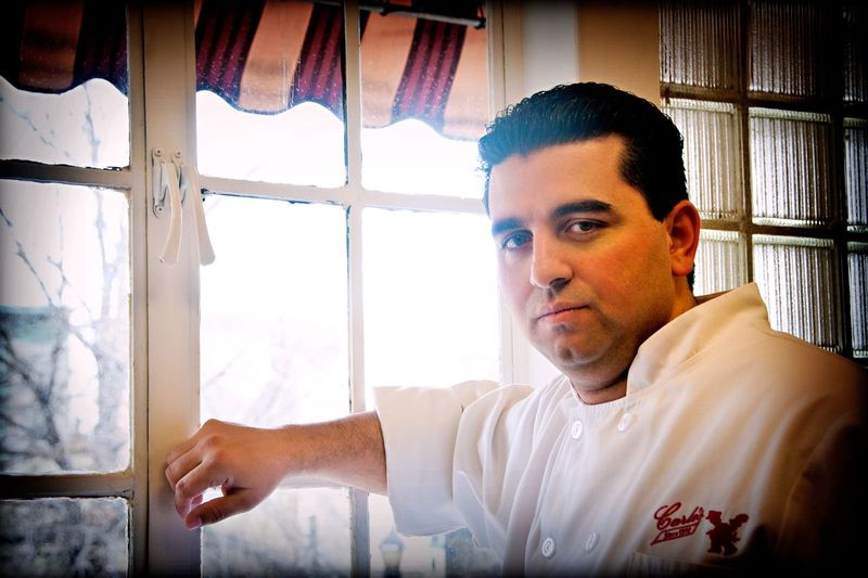 Buddy Valastro atskleidžia, kad jam tikriausiai prireiks dar kelių operacijų ir intensyvios fizinės terapijos, kad būtų atitaisyta jo rankos žala, patirta per traumą jo namuose Naujajame Džersyje.