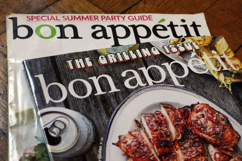 W Nowym Jorku pokazano dwie okładki magazynu Bon Appetit. Epicurious i Bon Appetit znalazły się w centrum oskarżeń, które nękają także innych w świecie żywności: niedocenianie kolorowych pracowników, utrwalanie rasizmu strukturalnego, dyskryminacji rasowej i płciowej i nie tylko.