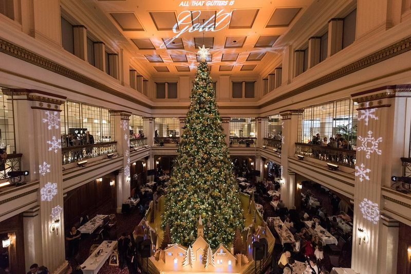 Por primera vez en la historia, se requerirá una reserva para cenar bajo el Great Tree en la tienda Macy