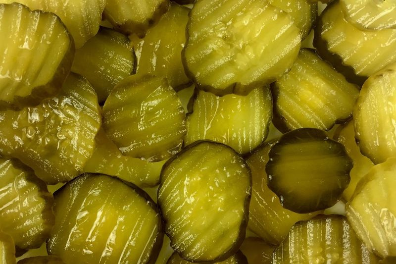 Si vous aimez les cornichons piquants, la nouvelle saveur de chips de Dorito pourrait valoir la peine d
