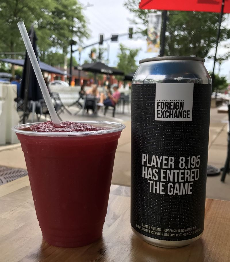 Der Foreign Exchange Beer Slushie im Orange & Brew Bottle Shop und Tap Room in Downers Grove. | Mit freundlicher Genehmigung von Orange & Brew Bottle Shop und Schankraum