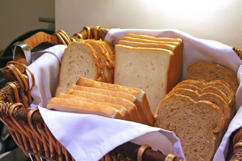   Quando si tratta del miglior pane per un panino al formaggio grigliato, prendi in considerazione opzioni come pane integrale, farina d'avena o grano sostanzioso oltre al classico pane bianco.
