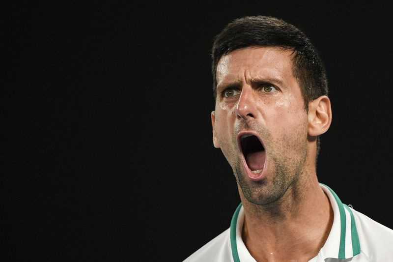 Novak Djokovic tähistab seda, kui võitis Austraalia lahtiste poolfinaalmängus teise seti Aslan Karatsevi vastu.