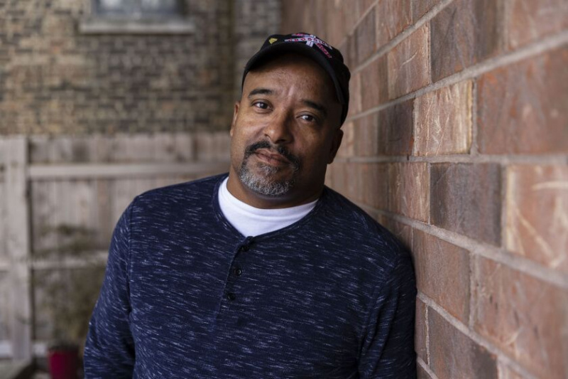   Roderick Woodson från Morgan Park, som blev chockad när bedragare stal $997 från hans Chime Financial-konto - och frustrerad när han inte kunde få hjälp från fintech-företaget.