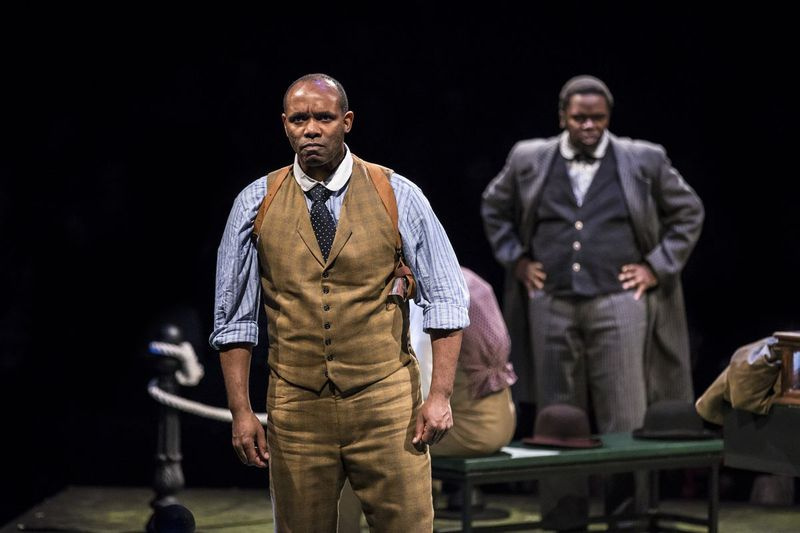 Nathaniel Stampley (forgrunnen) og Jonathan Butler-Duplessis var blant rollebesetningen i 2018-produksjonen av Terrence McNallys Ragtime på Marriott Lincolnshire Theatre.