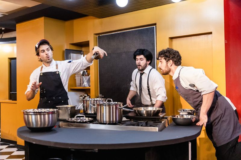 Ben Page, (dari kiri sebagai Jude), Ian Maryfield (sebagai Boris) dan Alex Morales (sebagai Iggy) adalah antara pelakon A Recipe for Disaster.