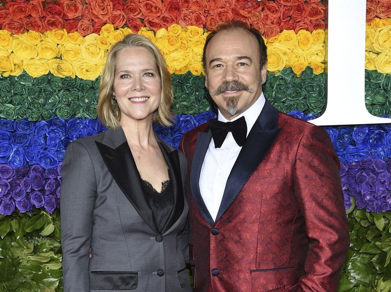 Rebecca Luker ja tema abikaasa Danny Burstein saabuvad 2019. aastal New Yorgis 73. iga-aastasele Tony Awardsi jagamisele.