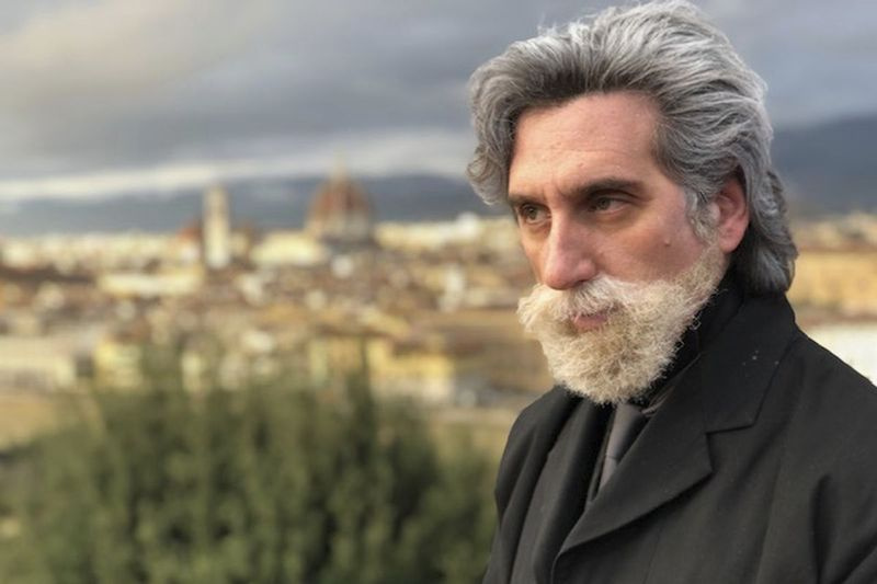 Hershey Felder es retratado como el compositor ruso del siglo XIX Pyotr Ilyich Tchaikovsky en su último espectáculo individual.