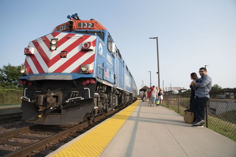 Ein Zug der Union Pacific North prallte am 5. Oktober 2019 in der Nähe des Vororts Lake Forest auf ein Fahrzeug.