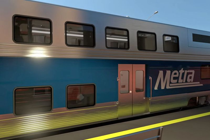 Sebuah kereta CPD tidak bertanda dirempuh kereta api Metra pada 23 Okt. 2021, di Elmwood Park.