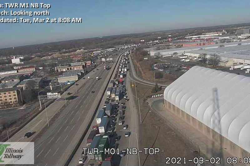 Une caméra de circulation montre des retards importants sur la I-294 en direction nord près de l