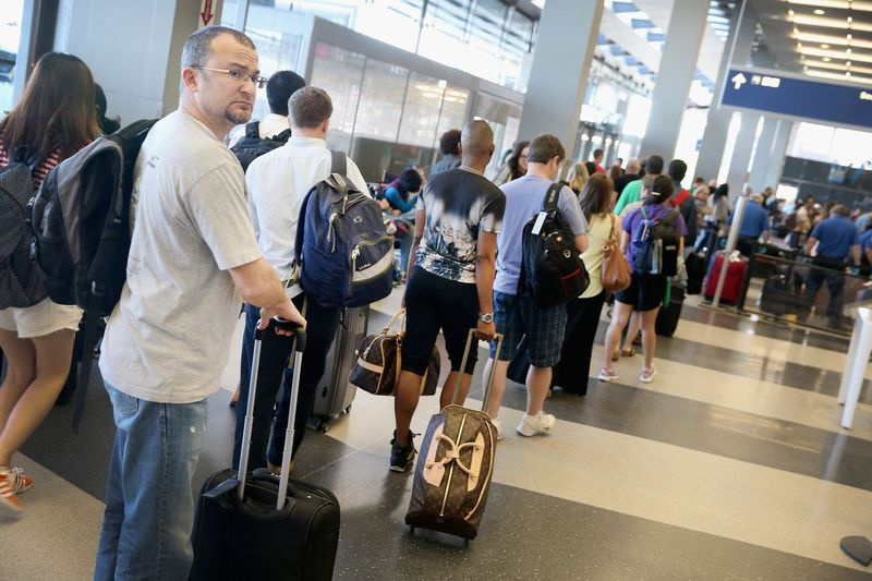 Amerikaanse luchten en wegen druk voorafgaand aan Memorial Day-weekend