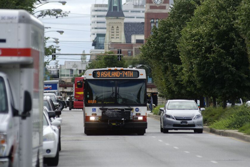  En CTA-bus i trafikken.