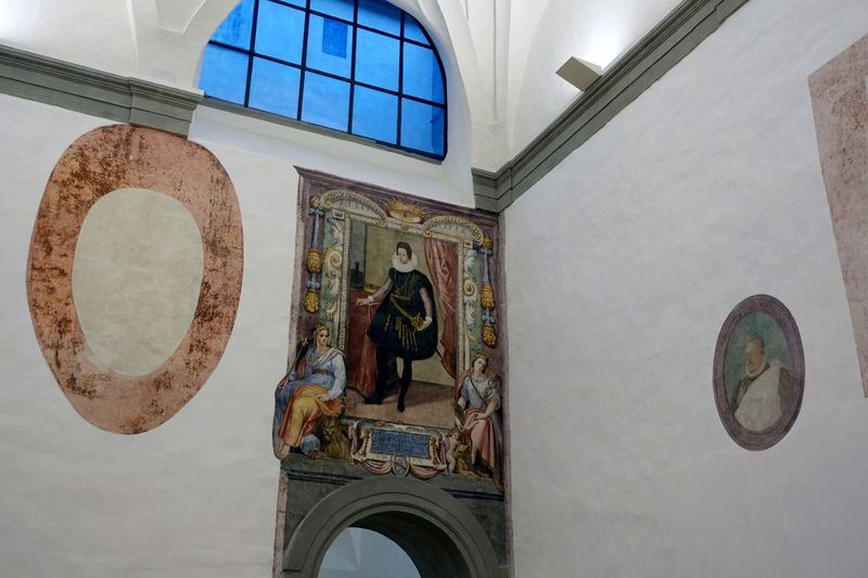 En fresk i full längd och naturlig storlek föreställande den unge Cosimo II de 