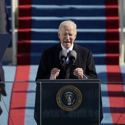 El presidente Joe Biden habla durante la 59a inauguración presidencial en el Capitolio de los Estados Unidos en Washington, el miércoles 20 de enero de 2021.