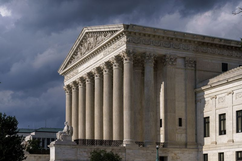 ‘Obamacare’ sobrevive: Suprema Corte descarta grande desafio
