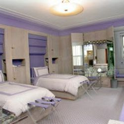 Zweites Schlafzimmer, wie gesehen, bevor J.B. Pritzker das 3,7-Millionen-Dollar-Herrenhaus kaufte. | Immobilienangebot
