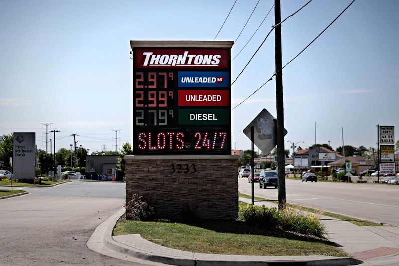 Thorntons w Waukegan wygląda jak normalny postój ciężarówek, ale jego wielkim biznesem jest hazard wideo. Pięć automatów do gry i pokera przynosi ponad 100 000 dolarów miesięcznie, co czyni ją jedną z najbardziej dochodowych lokalizacji gier hazardowych wideo w Illinois.