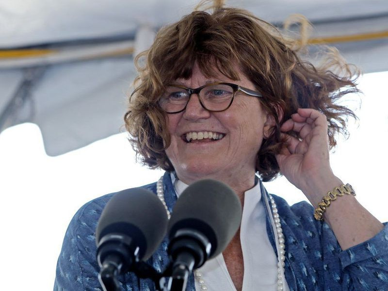 Daværende luftfartskommissær Ginger Evans var igen den højest betalte bymedarbejder i 2017. | Tim Boyle / Sun-Times