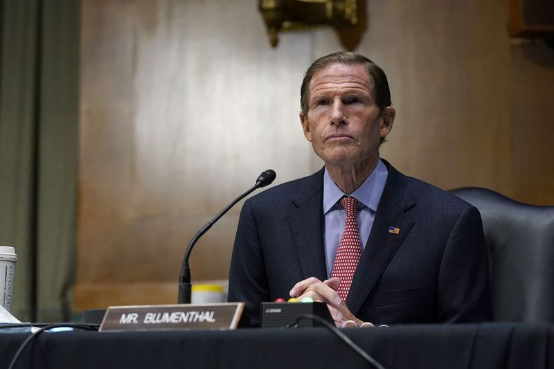Senator Richard Blumenthal: uchybienia absolutnie niewybaczalne.