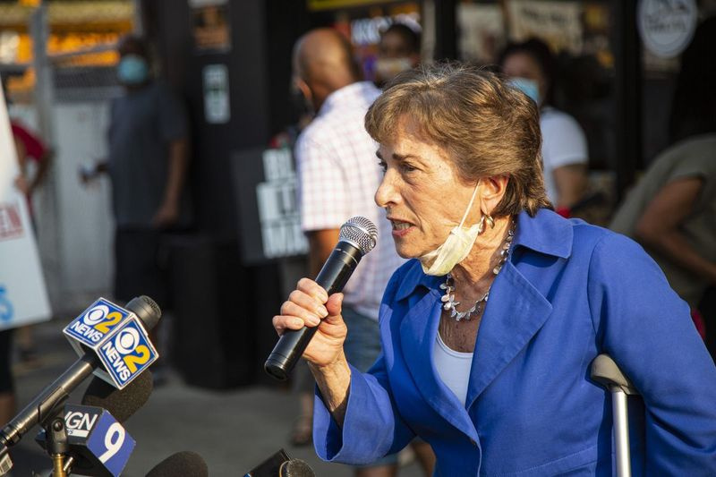 Reprezentant USA Jan Schakowsky, D-Illinois: CPSC nie wykonuje swojej pracy.