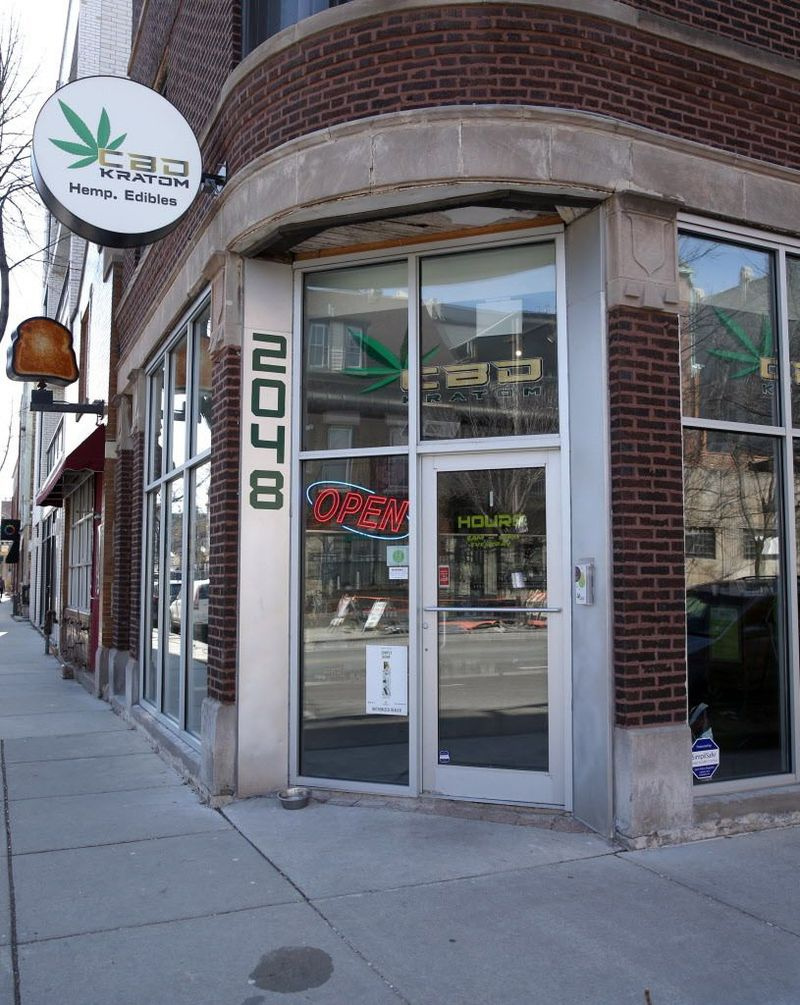 De CBDKratom-winkel op 2048 N. Damen Ave. | Kevin Tanaka / Sun-Times