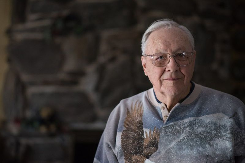 Vysloužilý detektiv Oak Lawn Frank Gilbert.
