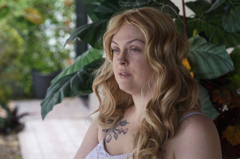 Nicole Russell tak bardzo bała się opuszczenia swojego domu w Miami, że na kilka dni wycofywała się do swojej sypialni, nie mogąc nawiązać kontaktu z innymi w domu, w tym z 11-letnią córką.