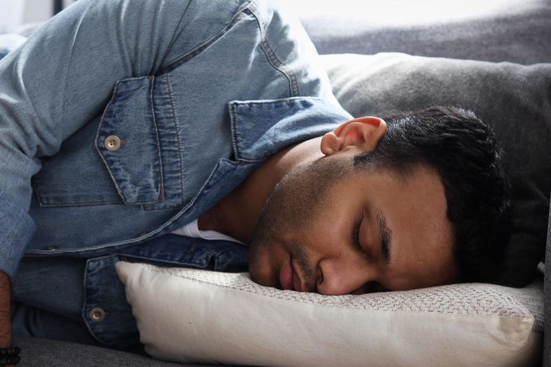 Better Sleep Councilは、働くアメリカ人の5人に1人が就業中に昼寝をしていることを発見しました。