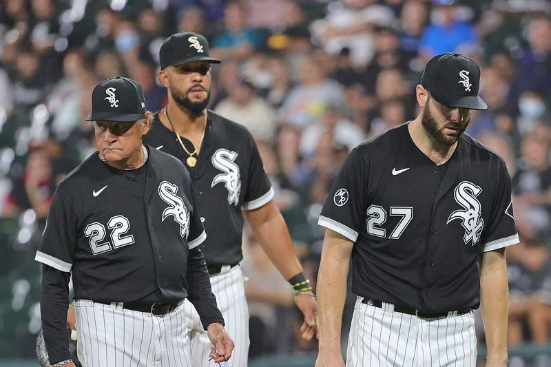 Štartér White Sox Lucas Giolito opúšťa utorňajší zápas v piatej smene s natiahnutou stehennou šľachou.