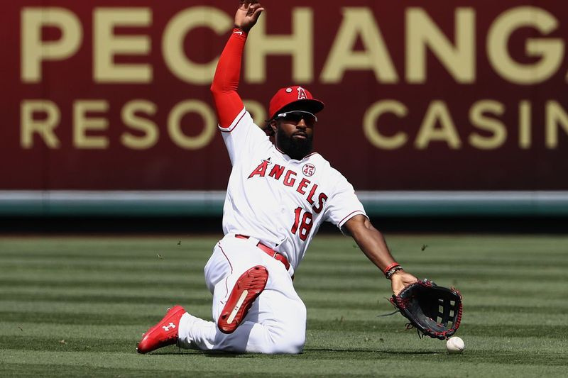 White Sox underskrev outfielder Brian Goodwin til en mindre ligaaftale.