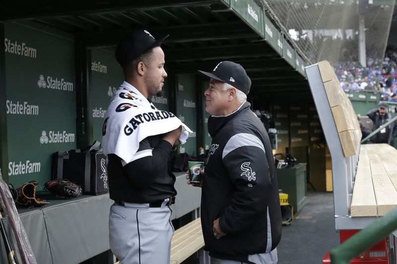 Walaupun dia sangat disenangi oleh pemain seperti Jose Abreu, pengurus White Sox Rick Renteria dan pejabat hadapan pasukan mempunyai sedikit pergeseran.
