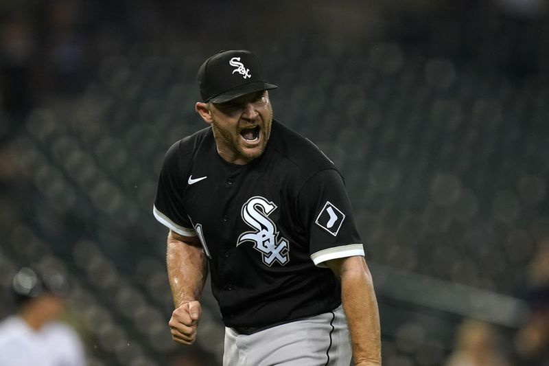 Apropiatul White Sox, Liam Hendriks, a fost numit Relivererul lunii din Liga Americană pentru septembrie/octombrie, a doua distincție în acest sezon și a patra din carieră.