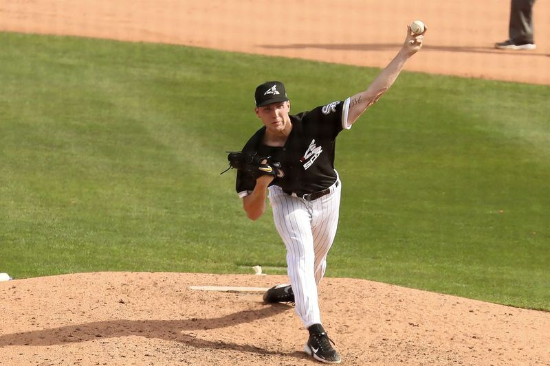 Garrett Crochet gooit op 3 maart tegen de Cubs op Camelback Ranch in Glendale, Arizona.