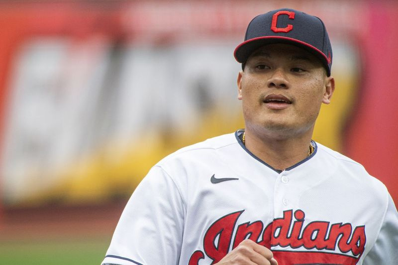 Der indische Innenfeldspieler Yu Chang erhielt in den sozialen Medien rassistische Nachrichten, nachdem er im Spiel am Montag gegen die White Sox einen Fehler begangen hatte.