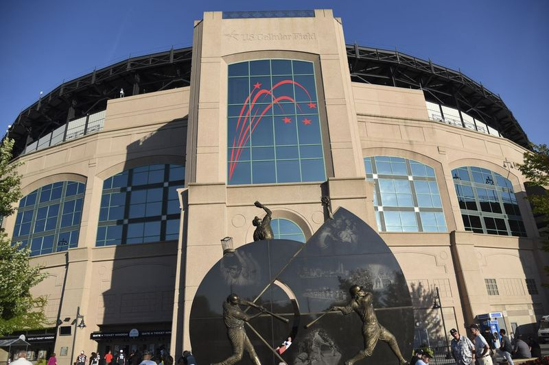 White Sox og ESPN 1000 annoncerede en radioudsendelsesaftale, der inkluderer alle Sox regulære sæson- og eftersæsonkampe samt udvalgte forårstræningskampe.